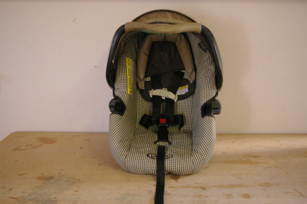 Graco Infant Carrier
Sold with Double stroller