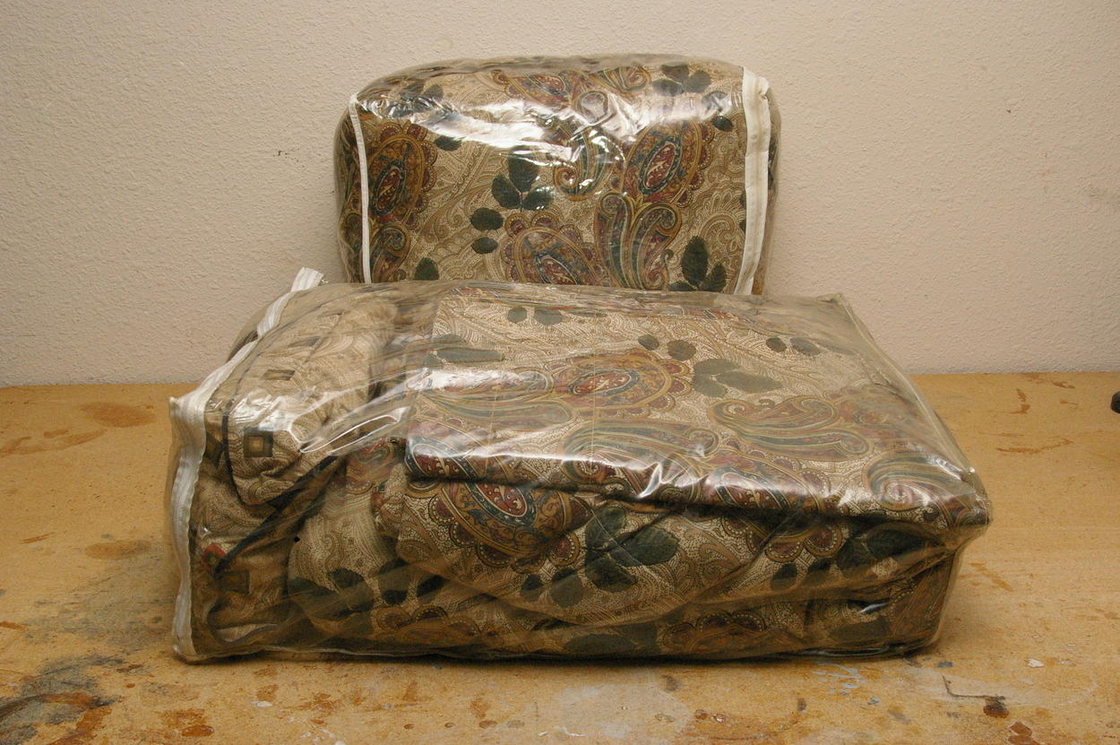 Queen size mattress set with comforter
$10